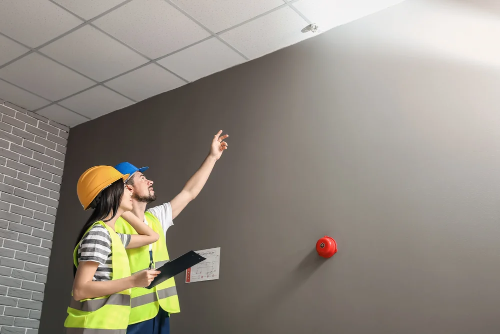 De beste voorbereiding voor glasvliesbehang in Groningen is de ondergrond. Zorgt dat deze vlak en geschuurd is voor een optimale hechting met het glasvlies.